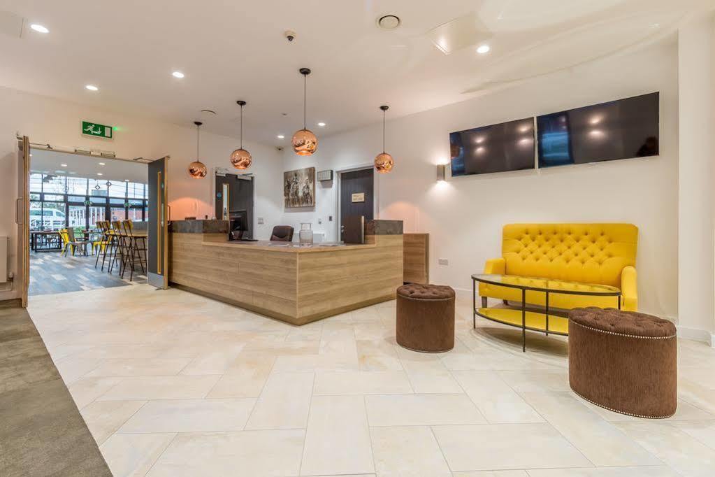 The Lodge Hotel Newbury  Exteriér fotografie